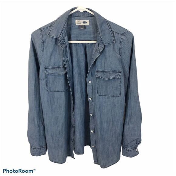Old Navy Classic Medium Wash Chambray Button Down - Picture 7 of 11